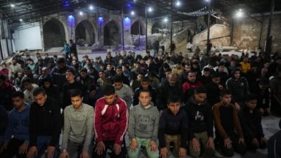 Warga Gaza Sambut Ramadan dengan Harapan Tak Padam, Tarawih Diantara Reruntuhan