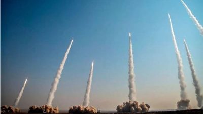 Rudal Iran Bombardir Tel Aviv Api Berkobar di Bandara Ben Gurion