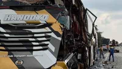 Bus Ditabrak Truk di Tol Bakter, Empat Penumpang Jadi Korban