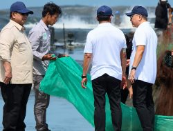 Presiden Prabowo Hadiri Panen Raya Udang, Warga Kebumen Padati Jalur Penyambutan