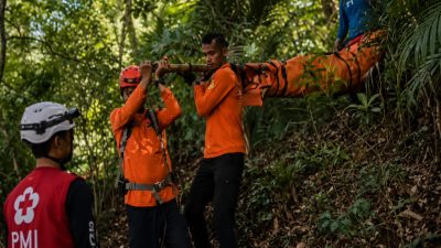 Pendaki Tersambar Petir di Gunung Monrolo, Satu Meninggal Dunia